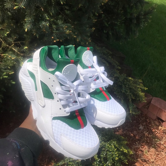 Customized Nike Huaraches Green/Red Custom - Picture 2 of 4